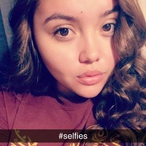 Meet your Posher, Alejandra